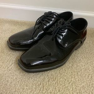 Dress shoes